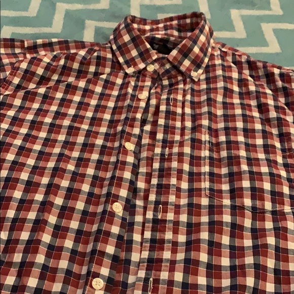 Men’s Gap Button Up - Picture 2 of 3